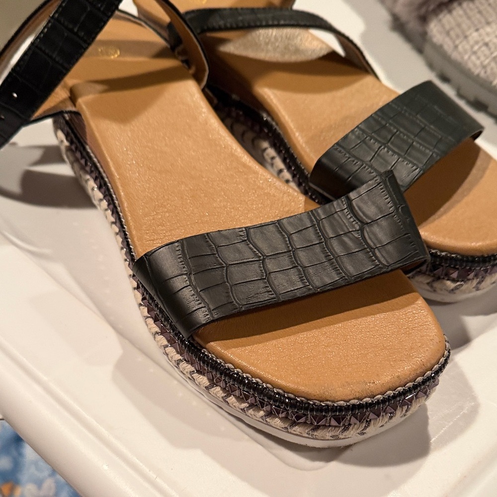 Elegant Black and Tan Women's Sandals